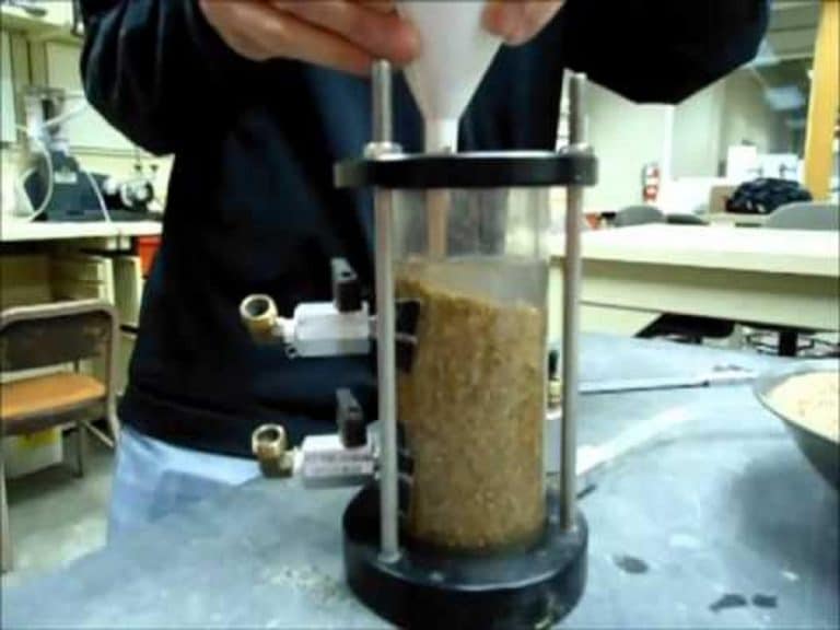 تجربة نفاذية التربة بطريقة الرأس الثابت (Constant Head Permeability Test)