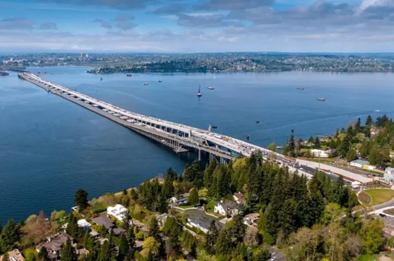 جسر SR 520 في واشنطن