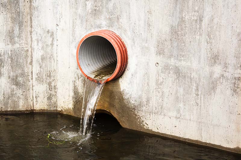تنفيذ شبكات الصرف الصحي (شبكات المجاري والأمطار وملحقاتهما) 24 مخرج المجاري (Sewer Outlet)